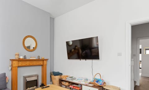 Living Room / Lounge