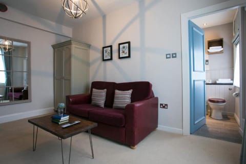 Family Room | Desk, free cribs/infant beds, free WiFi, bed sheets