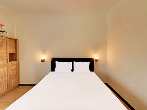 Deluxe Double Room | Free WiFi, bed sheets