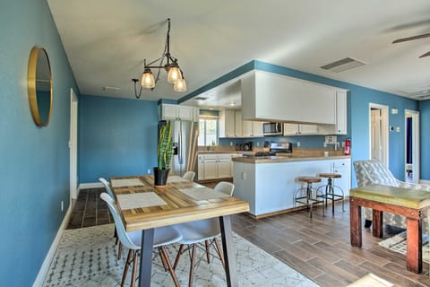 House, 2 Bedrooms | Private kitchen | Fridge, oven, coffee/tea maker
