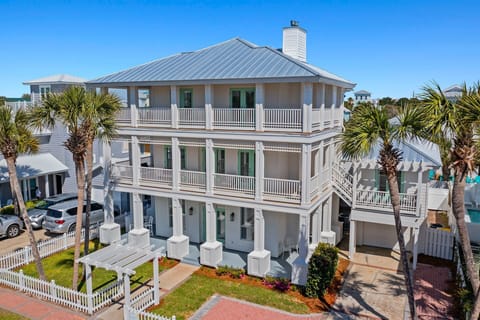 Lazy Bones - Luxury Beach Vacation Rental House with Private Pool and Wraparound Balconies in Crystal Beach, Florida - Five Star Properties Destin/30A