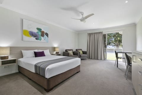 Superior Queen Room | Premium bedding, desk, laptop workspace, iron/ironing board