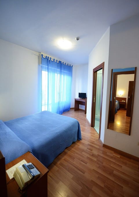 Standard Double Room | Desk, iron/ironing board, free WiFi, bed sheets