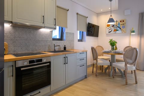 Luxury Suite (Catherine, First Floor) | Private kitchen | Full-size fridge, oven, stovetop, espresso maker