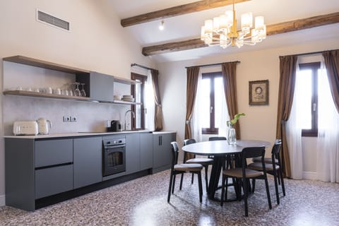 Executive Apartment | Private kitchen | Fridge, microwave, dishwasher, espresso maker