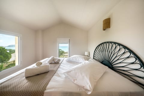 Double Room, Sea View, Mezzanine (06) | In-room safe, iron/ironing board, free WiFi, bed sheets