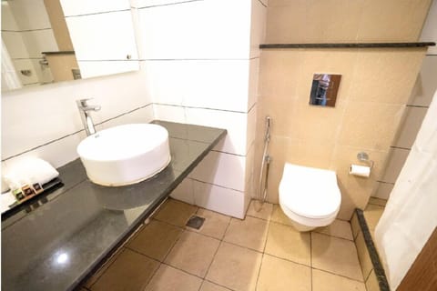 Deluxe Double Room | Bathroom