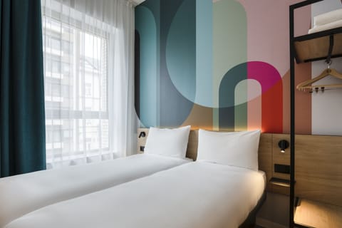 Twin Room | Hypo-allergenic bedding, desk, blackout drapes, soundproofing