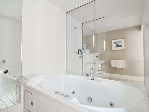 Premier Spa Suite | Bathroom | Designer toiletries, hair dryer, towels