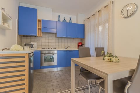 Apartment | Private kitchen | Stovetop