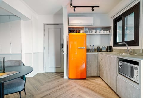 Full-size fridge, microwave, stovetop, espresso maker