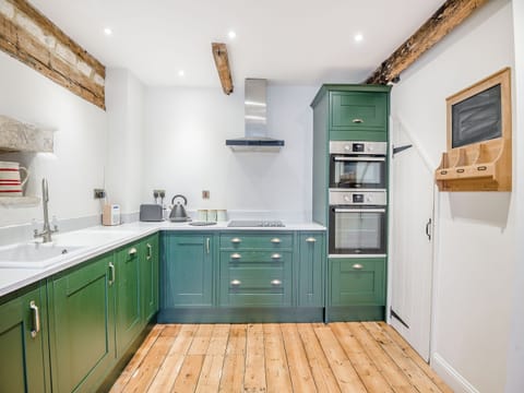 Kitchen | Wayside, Painswick, near Stroud