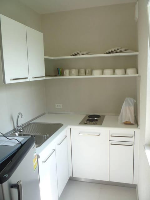 House | Private kitchen | Fridge, oven, stovetop, electric kettle