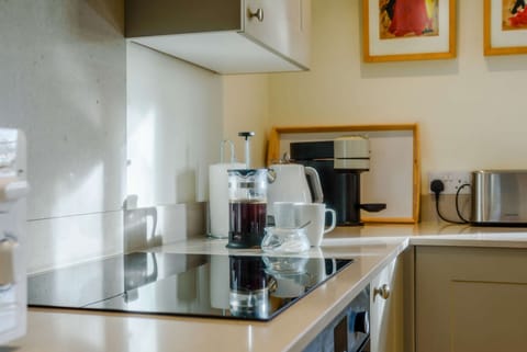 2 Manor Farm Cottage Kitchen - StayCotswold