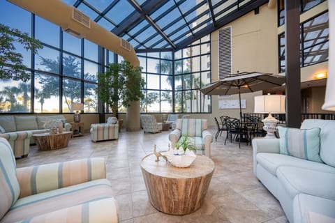 Condo, 3 Bedrooms | Living area