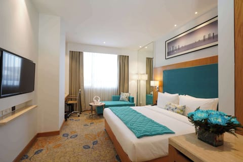 Premium Room, 1 King Bed, Non Smoking | In-room safe, iron/ironing board, free WiFi, bed sheets