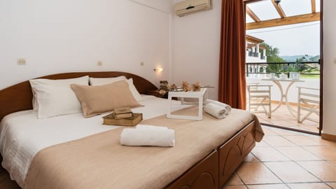 Standard Studio | In-room safe, individually decorated, individually furnished