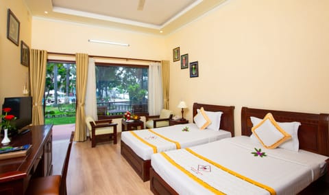 Senior Room, Beachfront | 1 bedroom, premium bedding, minibar, in-room safe