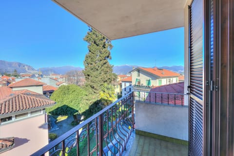 Family Apartment, 2 Bedrooms (Laura's Cozy Apartment Stresa Center) | Property grounds