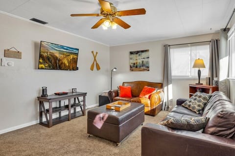 Spacious living room