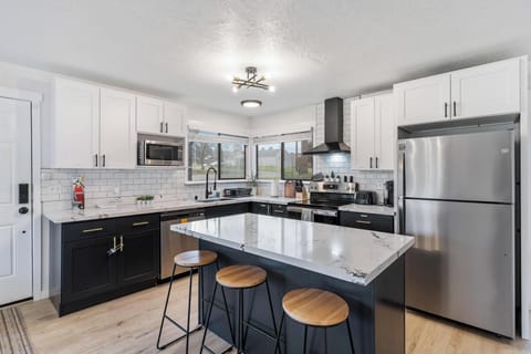 Modern open kitchen. Perfect for cooking and entertaining.
