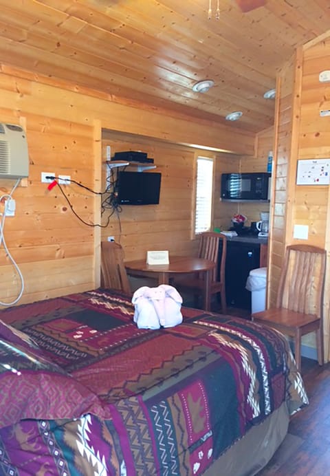 Cottage, Multiple Beds, Non Smoking, Kitchenette (Linens Included, No Pets Permitted) | Free WiFi