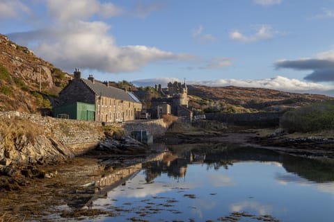 Castle Cottage- Location