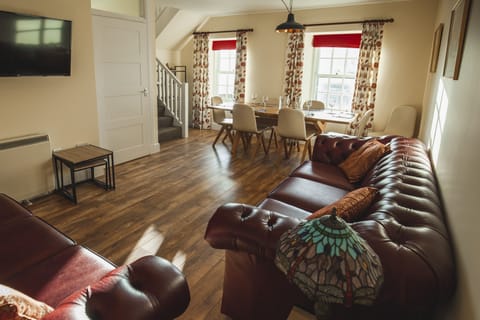 Castle Cottage- Living room / Dinning room