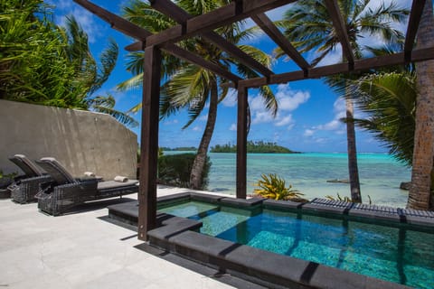 Beachfront Villa Suite | Terrace/patio