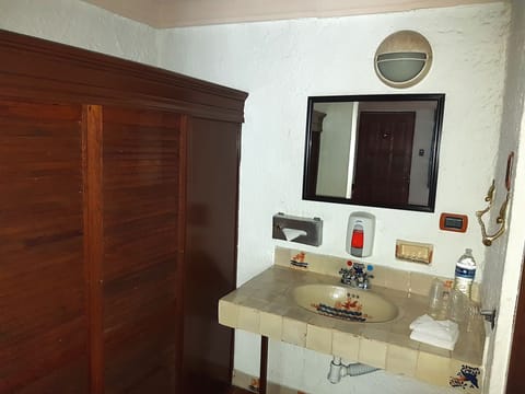 Triple Room | Desk, blackout drapes, iron/ironing board, free WiFi