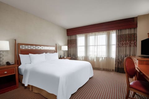 Spa Tower Corner Suite - 1 King | In-room safe, desk, iron/ironing board, free cribs/infant beds