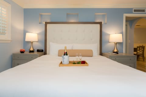 Suite, 1 Bedroom, Kitchen | Premium bedding, down comforters, minibar, in-room safe