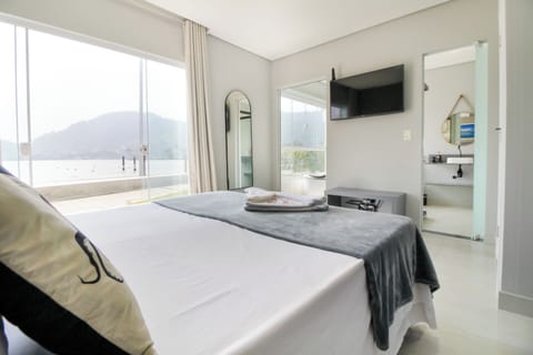 Premium Room | Blackout drapes, free WiFi, bed sheets