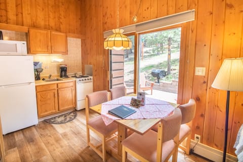 1 Bedroom Hot Tub Cabin Castle Rock | Private kitchen | Coffee/tea maker