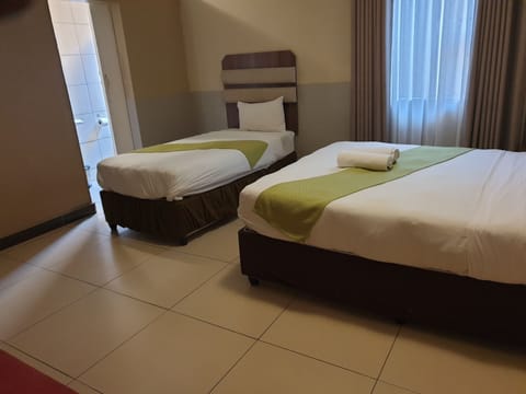 Triple Room | Premium bedding, desk, free WiFi, bed sheets