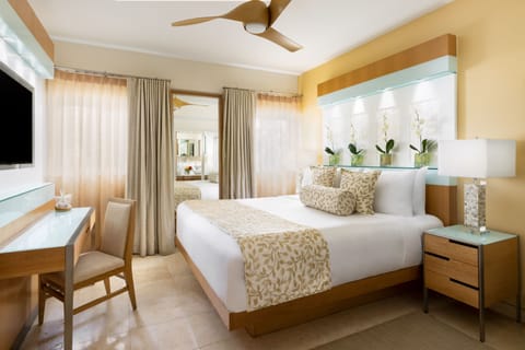 Luxury Two Bedroom Garden View Flat Suite | 2 bedrooms, premium bedding, pillowtop beds, in-room safe