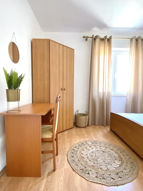 Apartment | 2 bedrooms, iron/ironing board, free WiFi, bed sheets