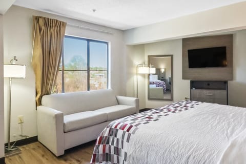 Suite, Non Smoking (2 king beds) | Desk, free WiFi, bed sheets