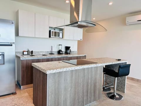 central 102 - 999 | Private kitchen