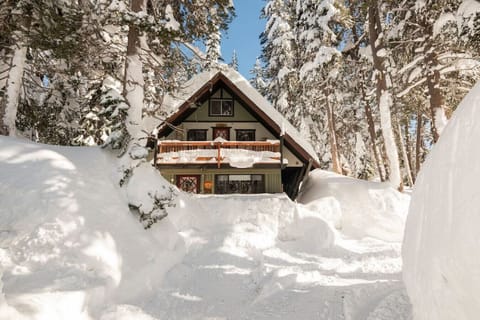 The Hodge Podge Lodge in full winter snow!