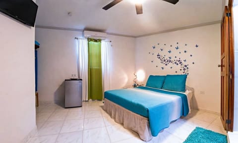 Comfort Double Room | Minibar, in-room safe, individually decorated, individually furnished