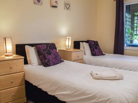 Twin bedroom | Squirrel Creek, Callington