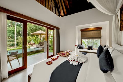 Premier Villa | Minibar, in-room safe, individually decorated, individually furnished