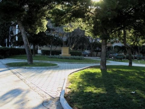 Area that directly surrounds the property. OSJECKA STREET