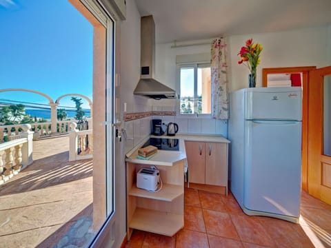 Cloud, Sky, Building, Water, Property, Furniture, Azure, Swimming Pool, Plant, Outdoor Furniture