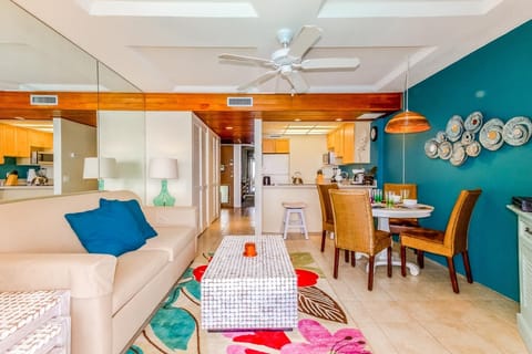 Basic Suite, 1 Queen Bed with Sofa bed, Ocean View | Living area | LED TV