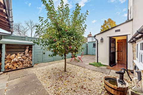 Rose Cottage Garden - StayCotswold