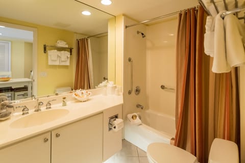 Premier Suite, 1 Bedroom | Bathroom | Combined shower/tub, free toiletries, hair dryer, towels