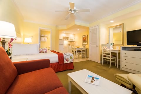 Deluxe Studio, 1 King Bed, Beach View | In-room safe, desk, iron/ironing board, free cribs/infant beds
