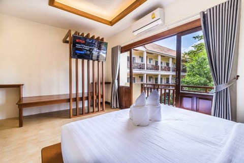 Comfort Double Room | Free WiFi, bed sheets